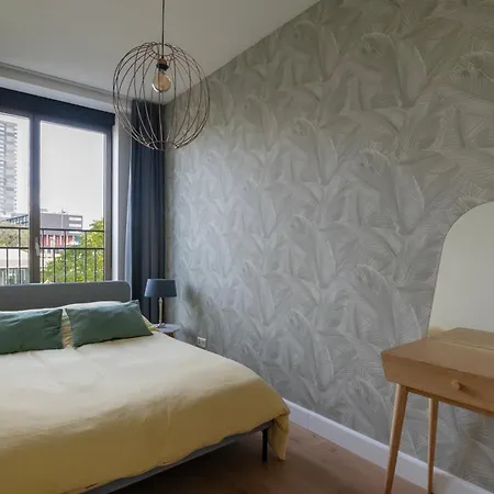 Trendy Crib In Centre Apartment