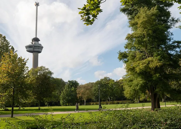 Trendy Crib In Centre Apartment