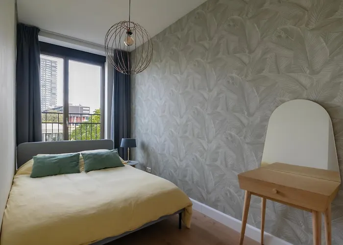 Trendy Crib In Centre Lejlighed